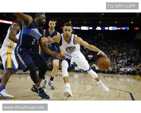 勇士与小牛激战三月二十二日期待精彩对决与球星表现 勇士与小牛激战三月二十二日期待精彩对决与球星表现