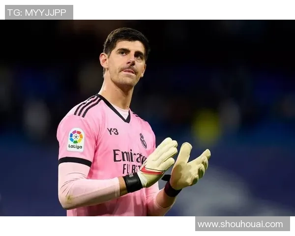 库尔图瓦：从门将到传奇的成长之路与足球生涯回顾