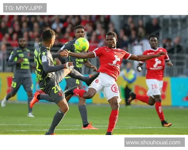 波尔多主场迎战梅斯争夺三分全力以赴展现实力与决心